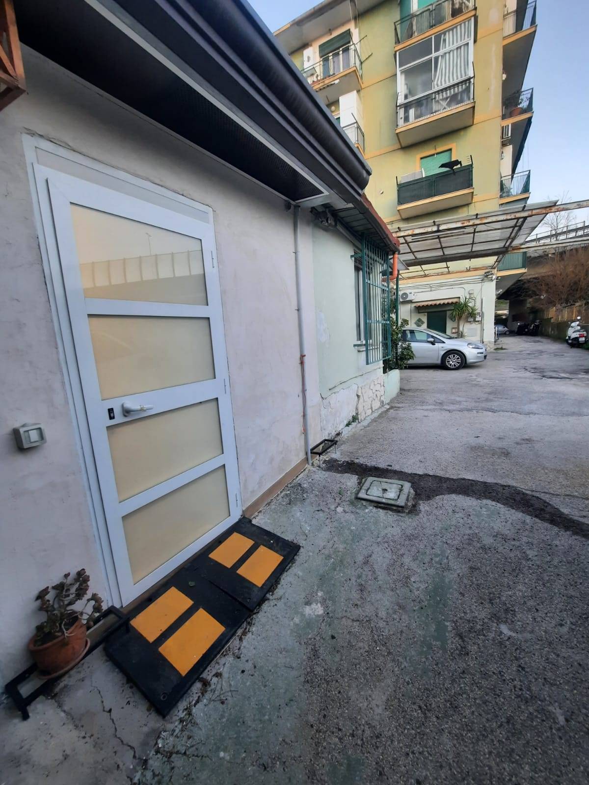 laboratorio in vendita a Napoli