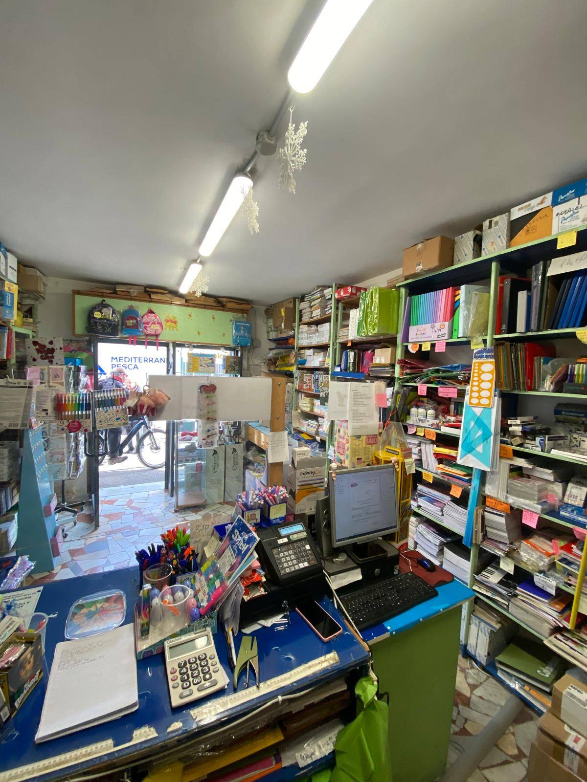 Locale commerciale in vendita a Napoli