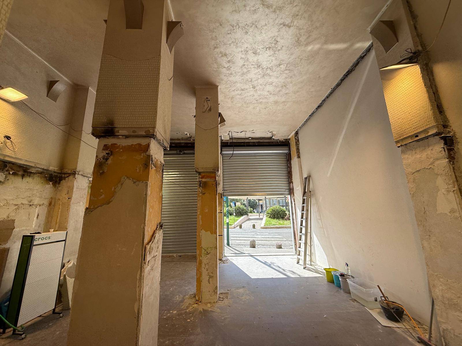 Locale commerciale in affitto a Napoli