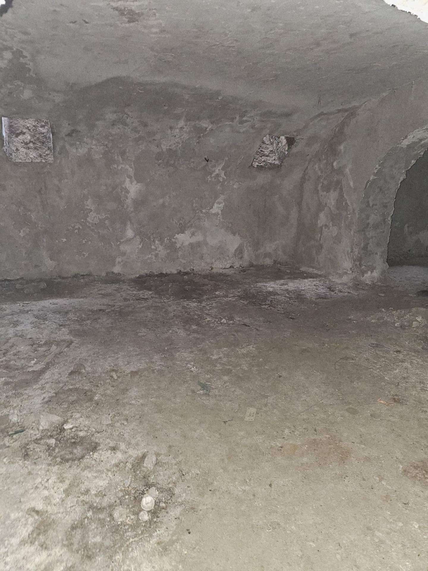 Locale commerciale in vendita a Napoli