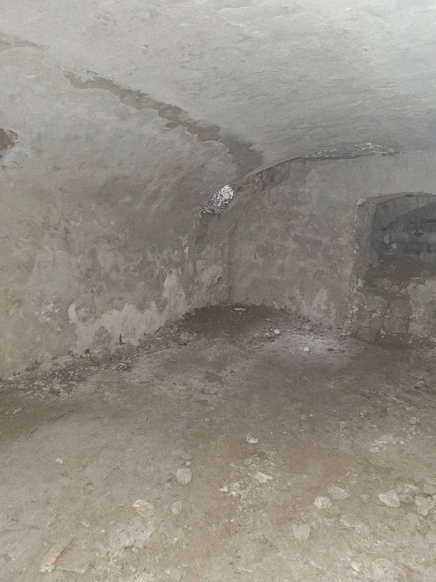 Locale commerciale in vendita a Napoli