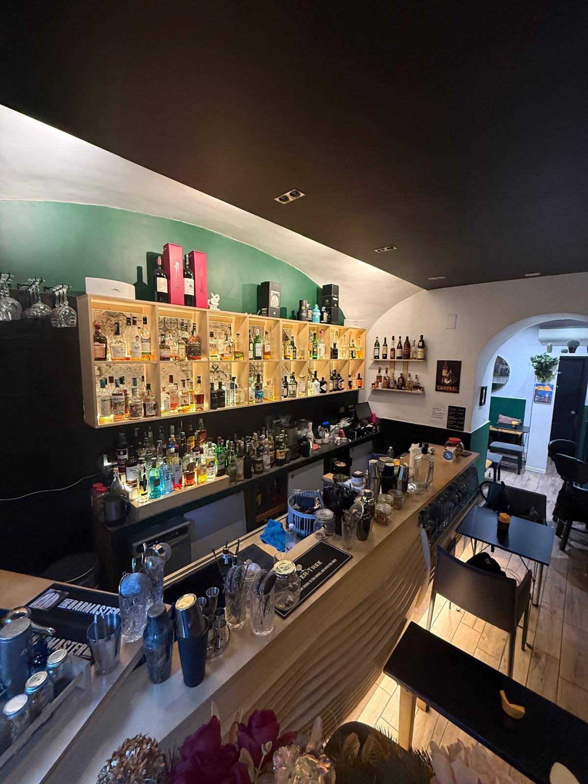 Locale commerciale in affitto a Napoli