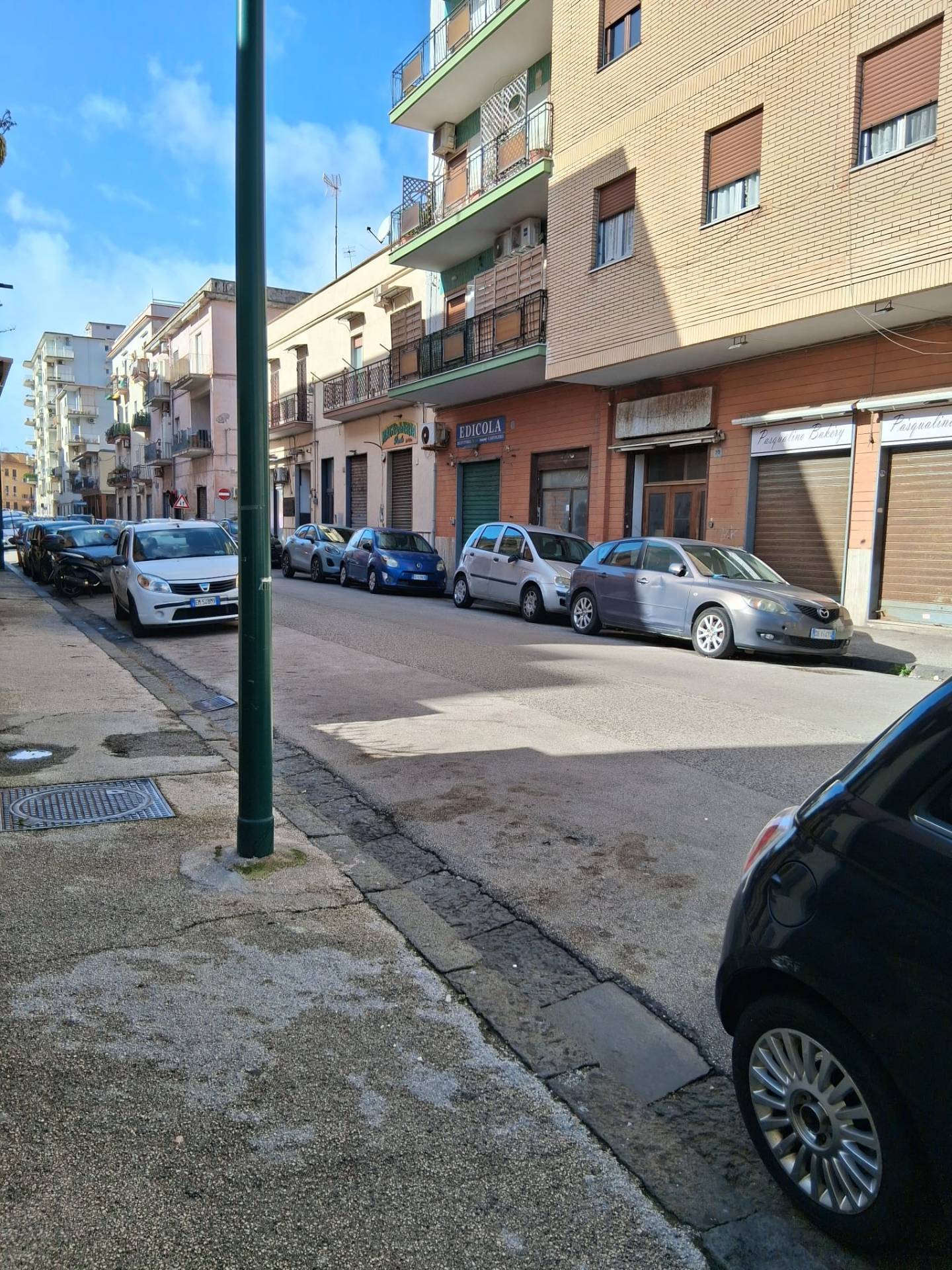 Locale commerciale in vendita a Napoli