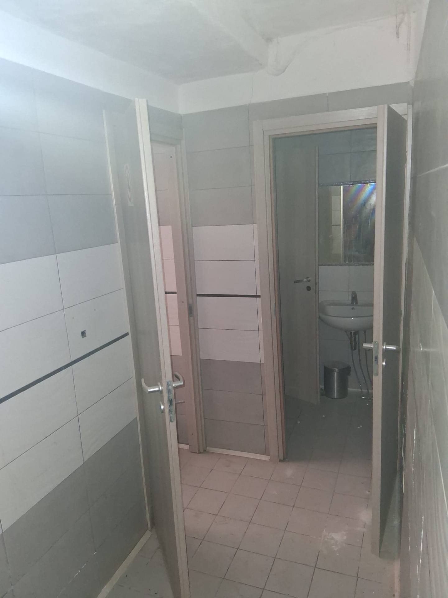 Locale commerciale in vendita a Napoli