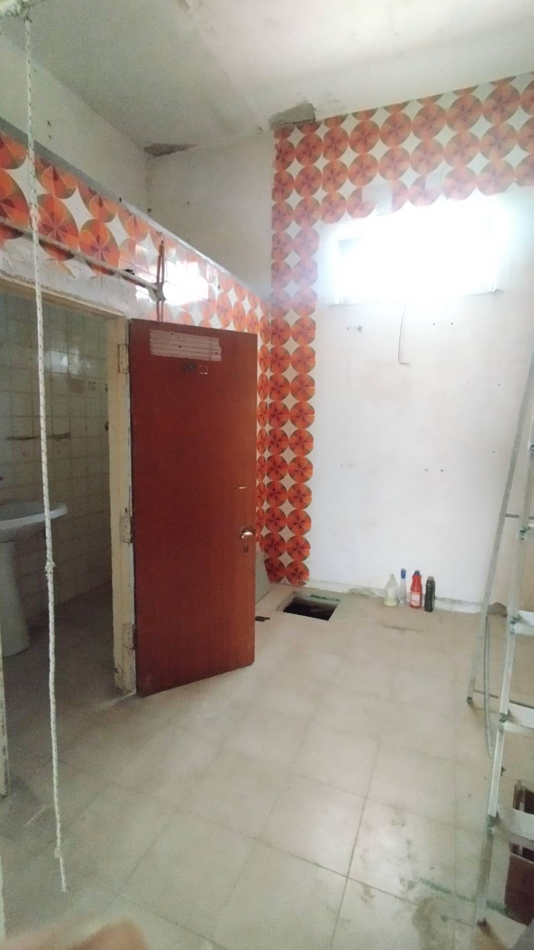 Locale commerciale in affitto a Napoli