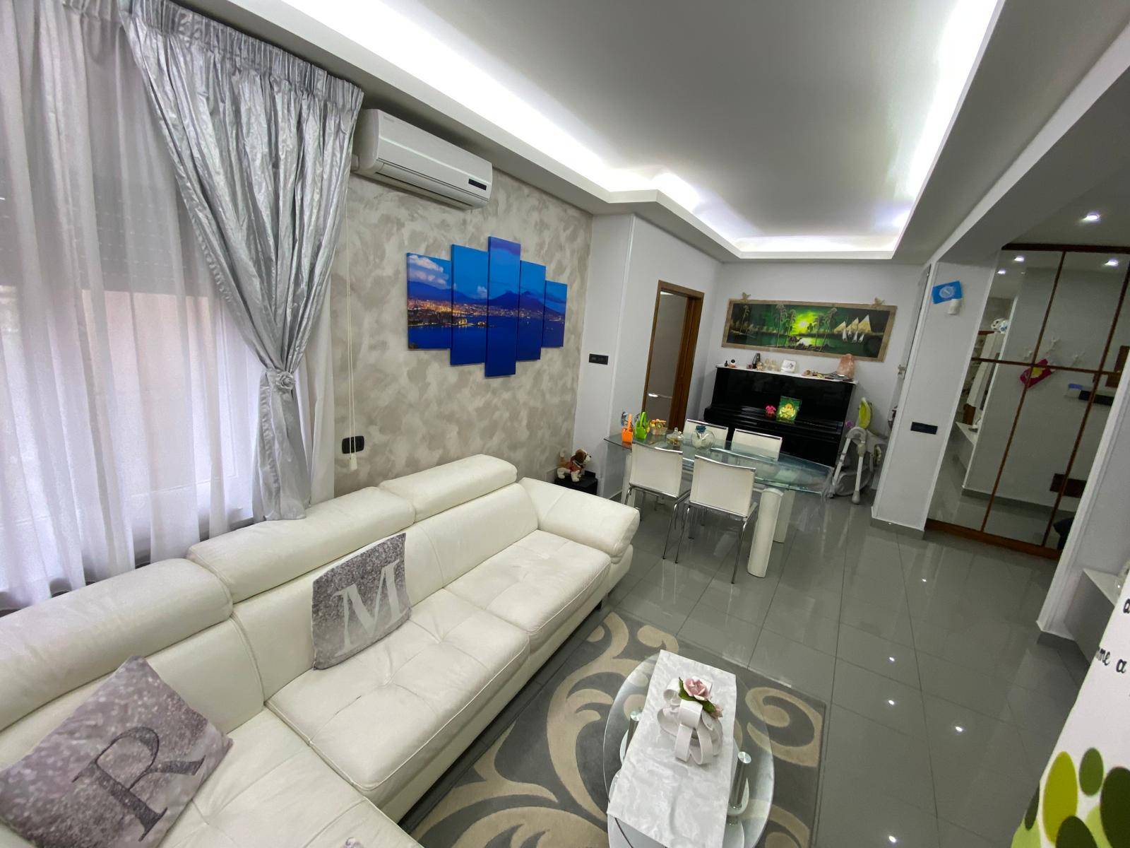 Appartamento in vendita a Napoli