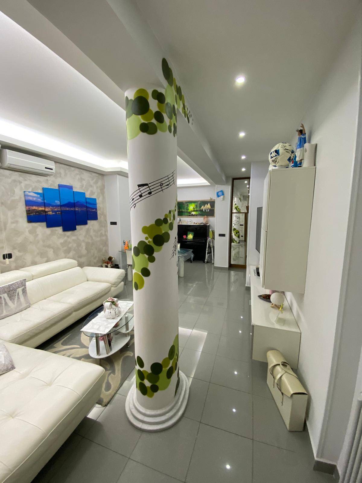 Appartamento in vendita a Napoli