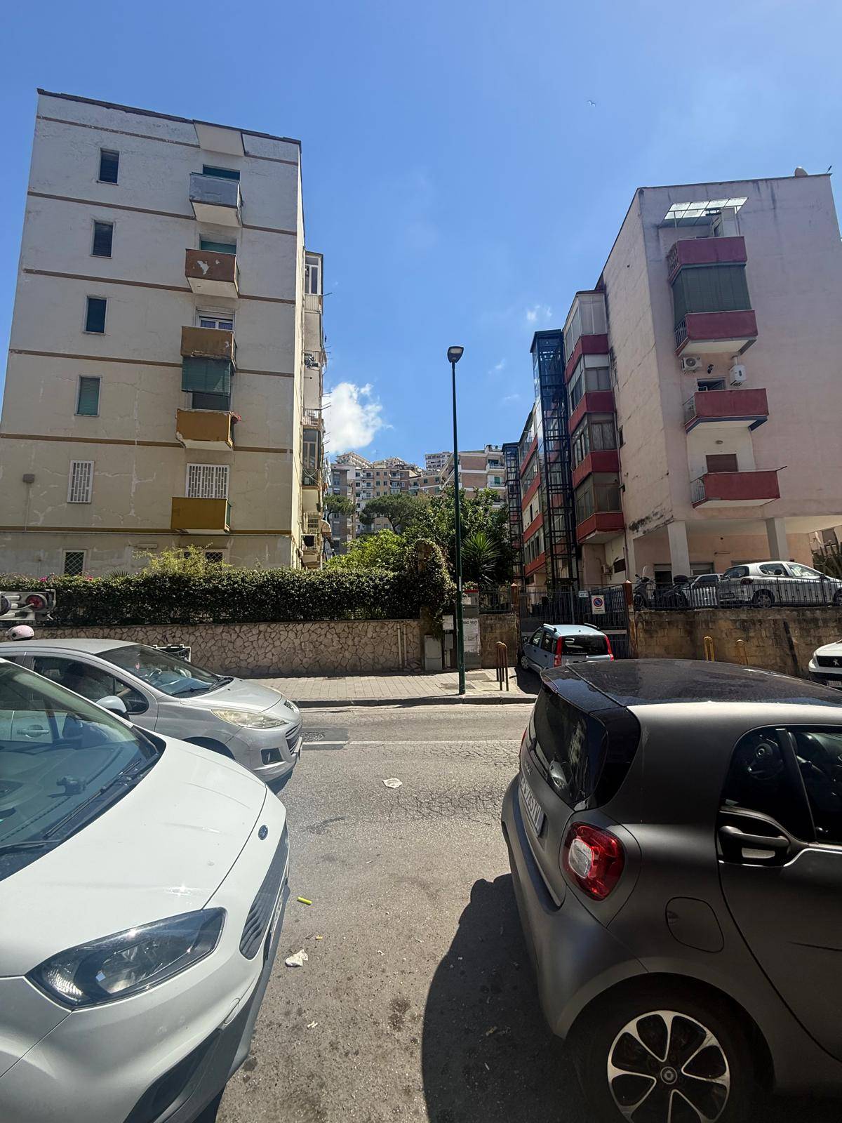 Locale commerciale in affitto a Napoli