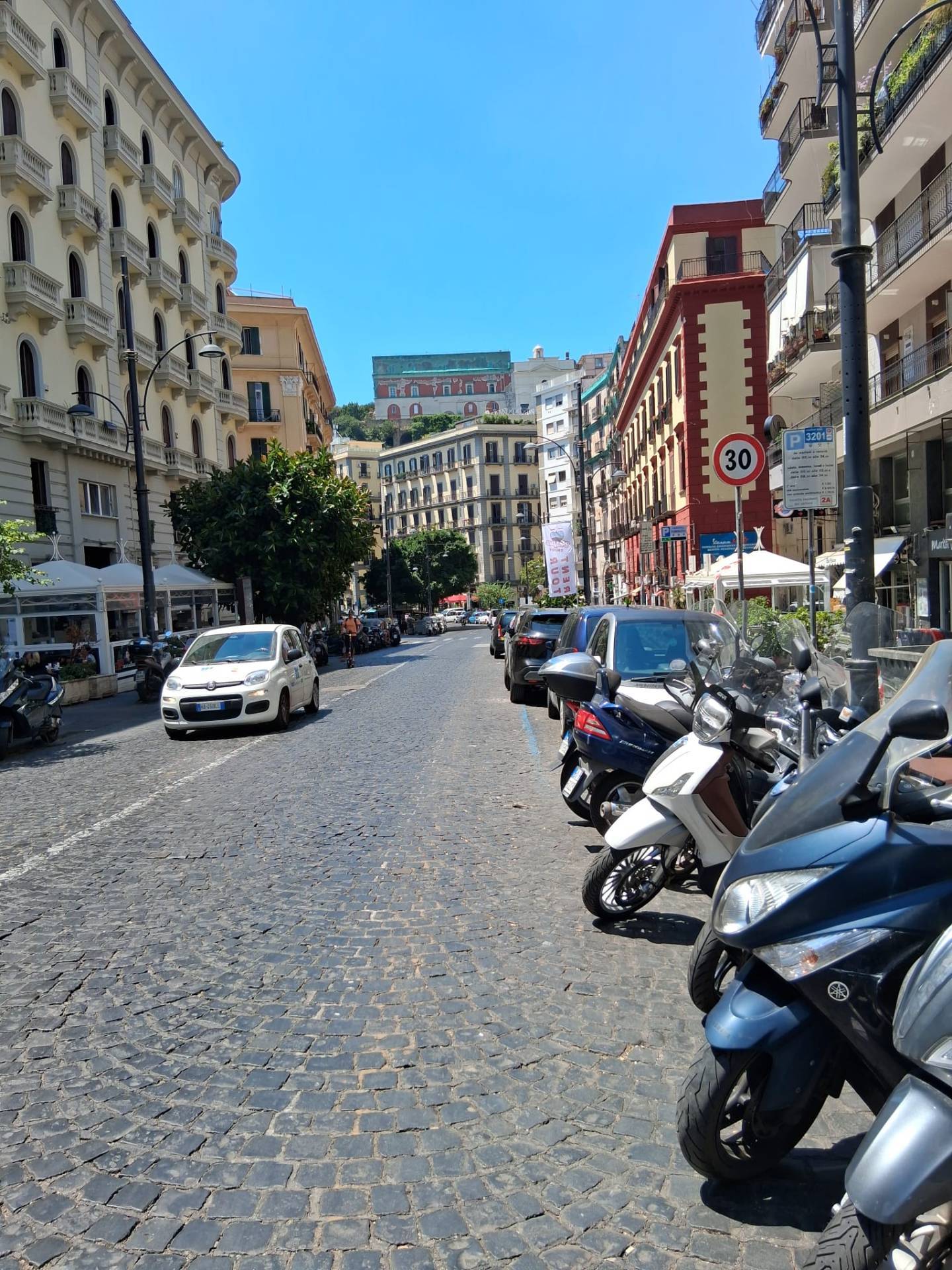 Appartamento in affitto a Napoli