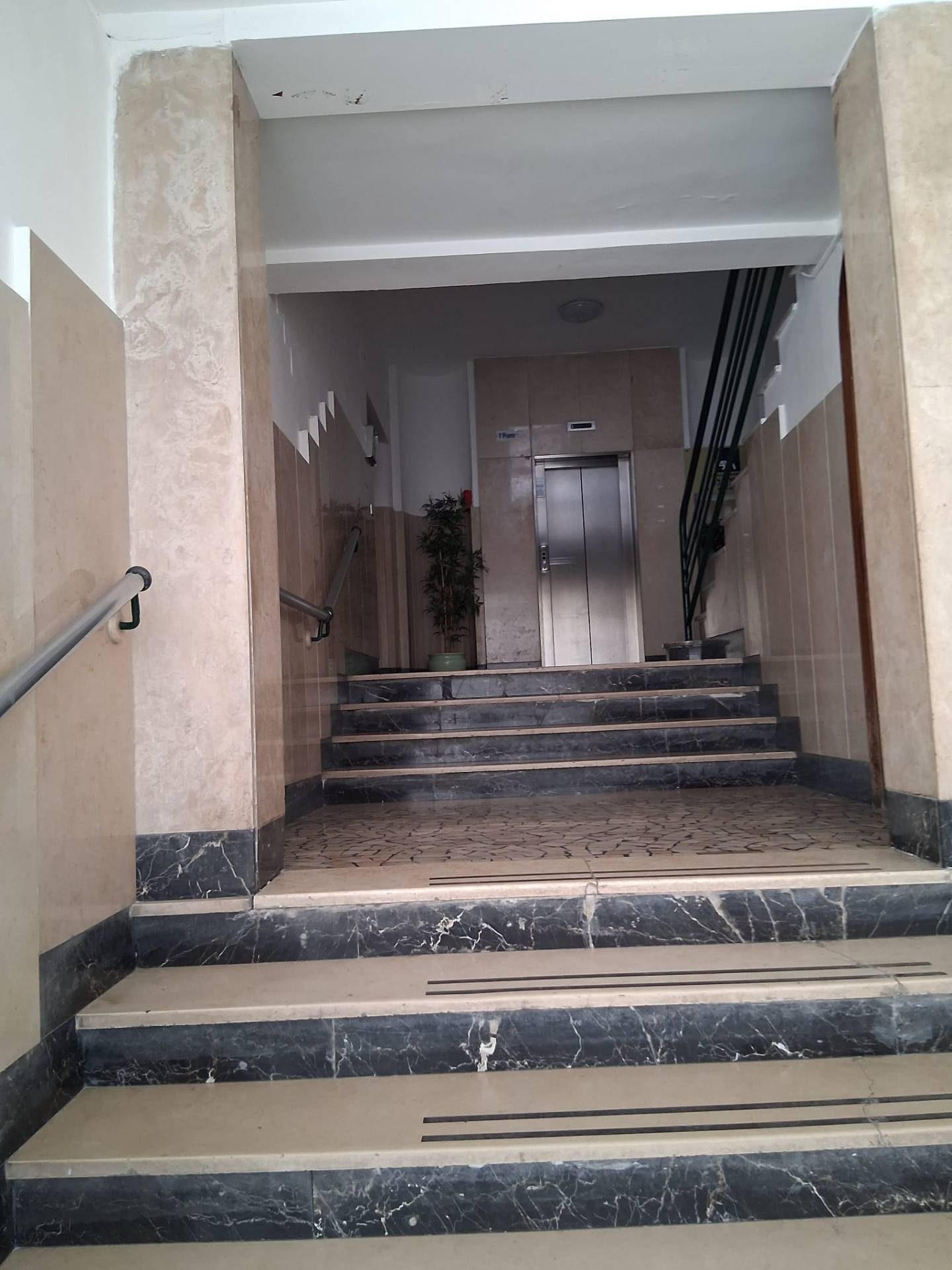 Appartamento in affitto a Napoli
