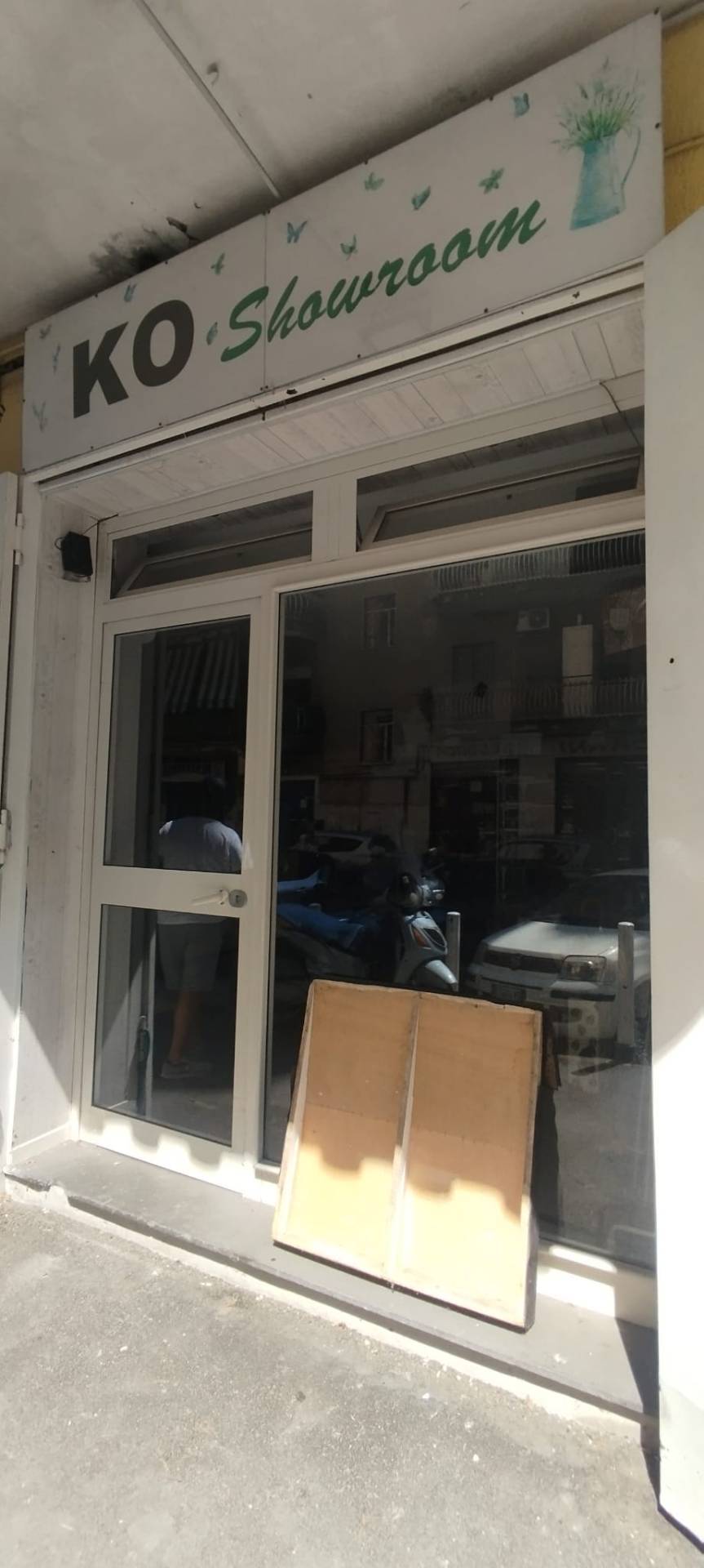 Locale commerciale in affitto a Napoli