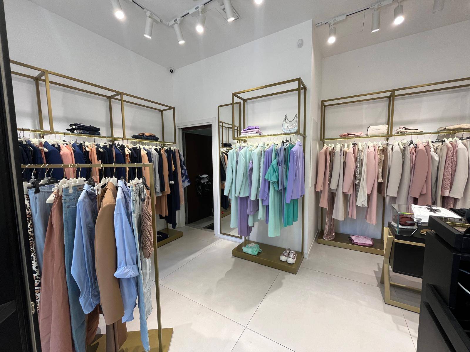 Locale commerciale in affitto a Napoli