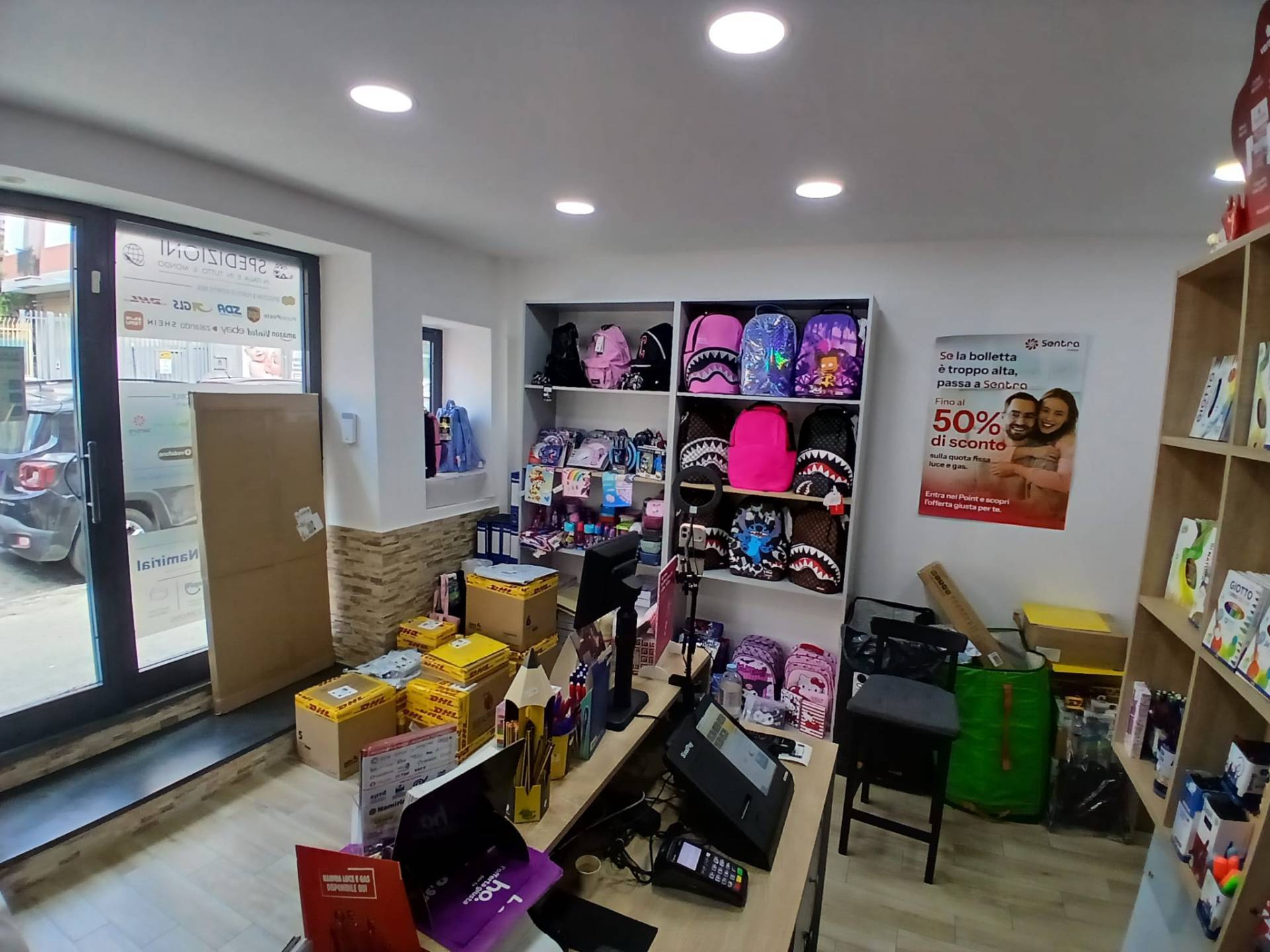 Locale commerciale in vendita a Napoli