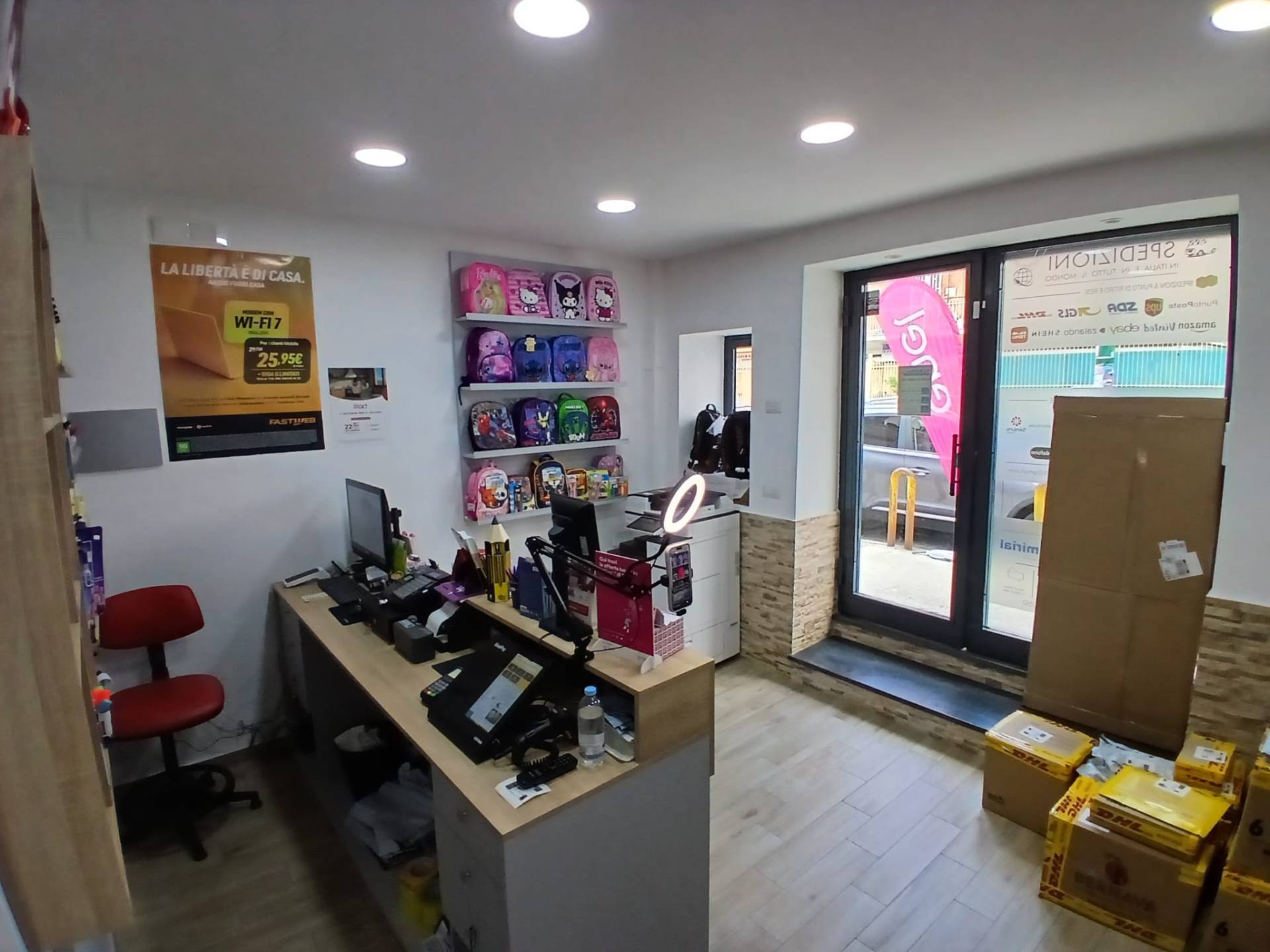 Locale commerciale in vendita a Napoli