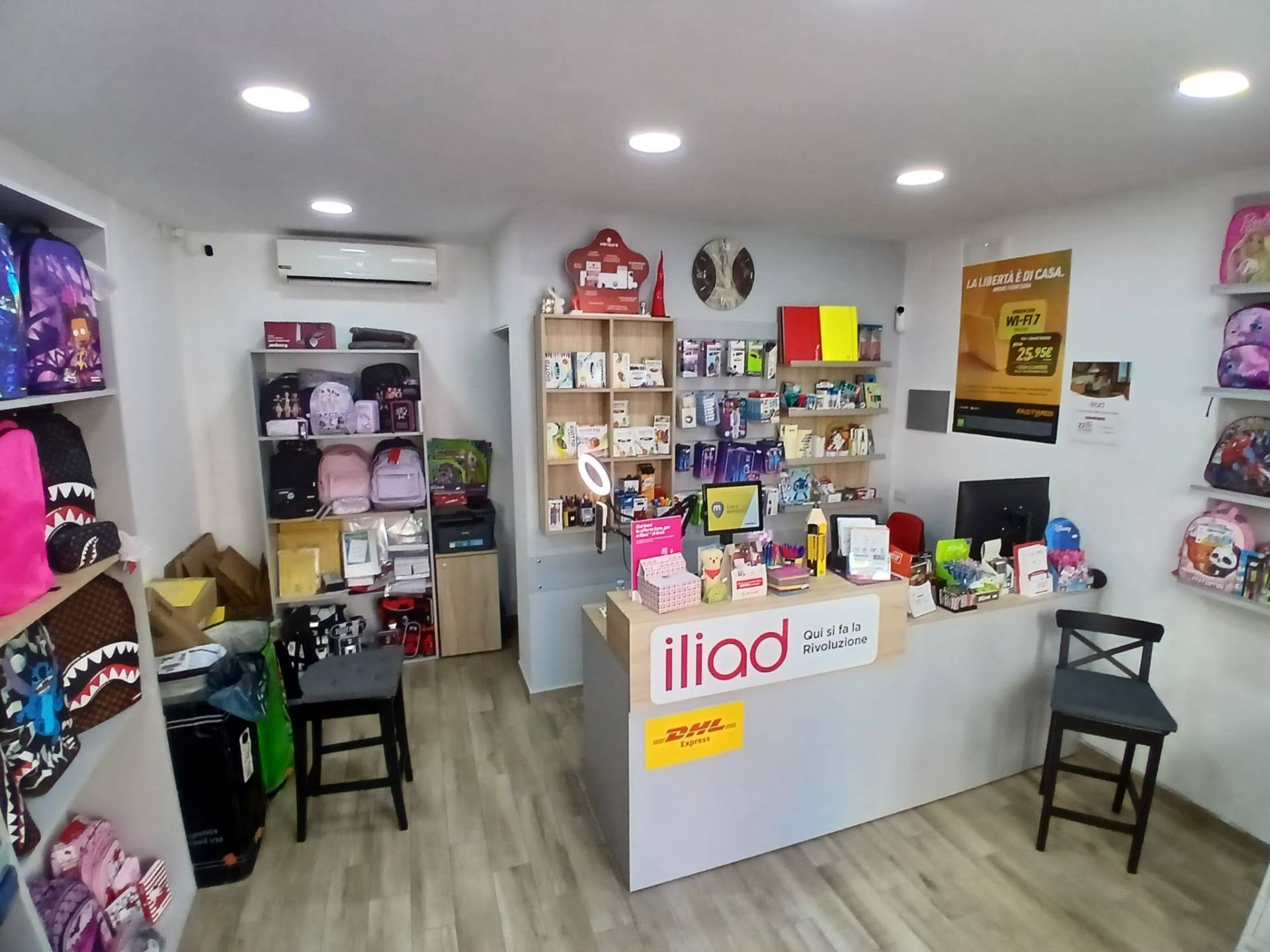 Locale commerciale in vendita a Napoli