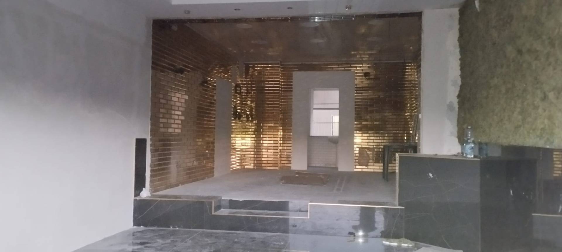 Locale commerciale in affitto a Napoli