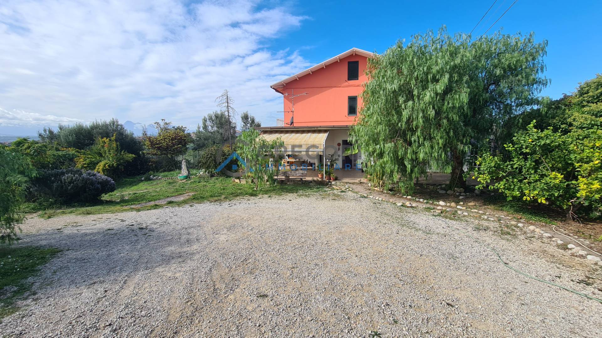 Casa indipendente in vendita a Mosciano Sant'Angelo