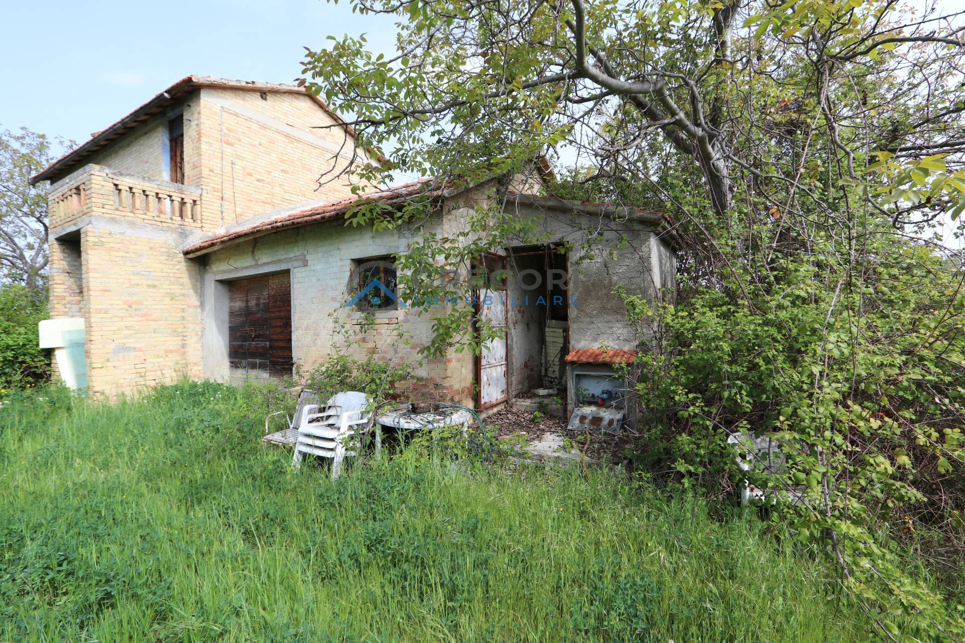 Casolare in vendita a Controguerra