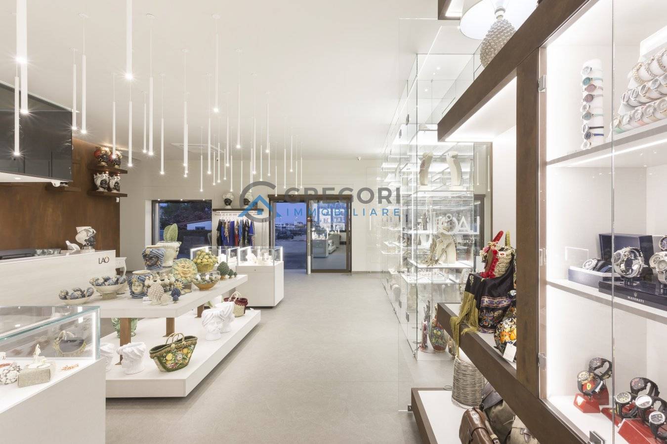 Locale commerciale in vendita a Alba Adriatica