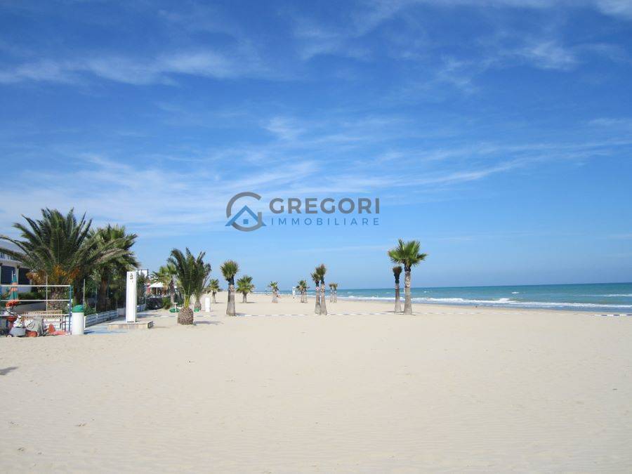 Appartamento in vendita a Alba Adriatica, Zona Mare