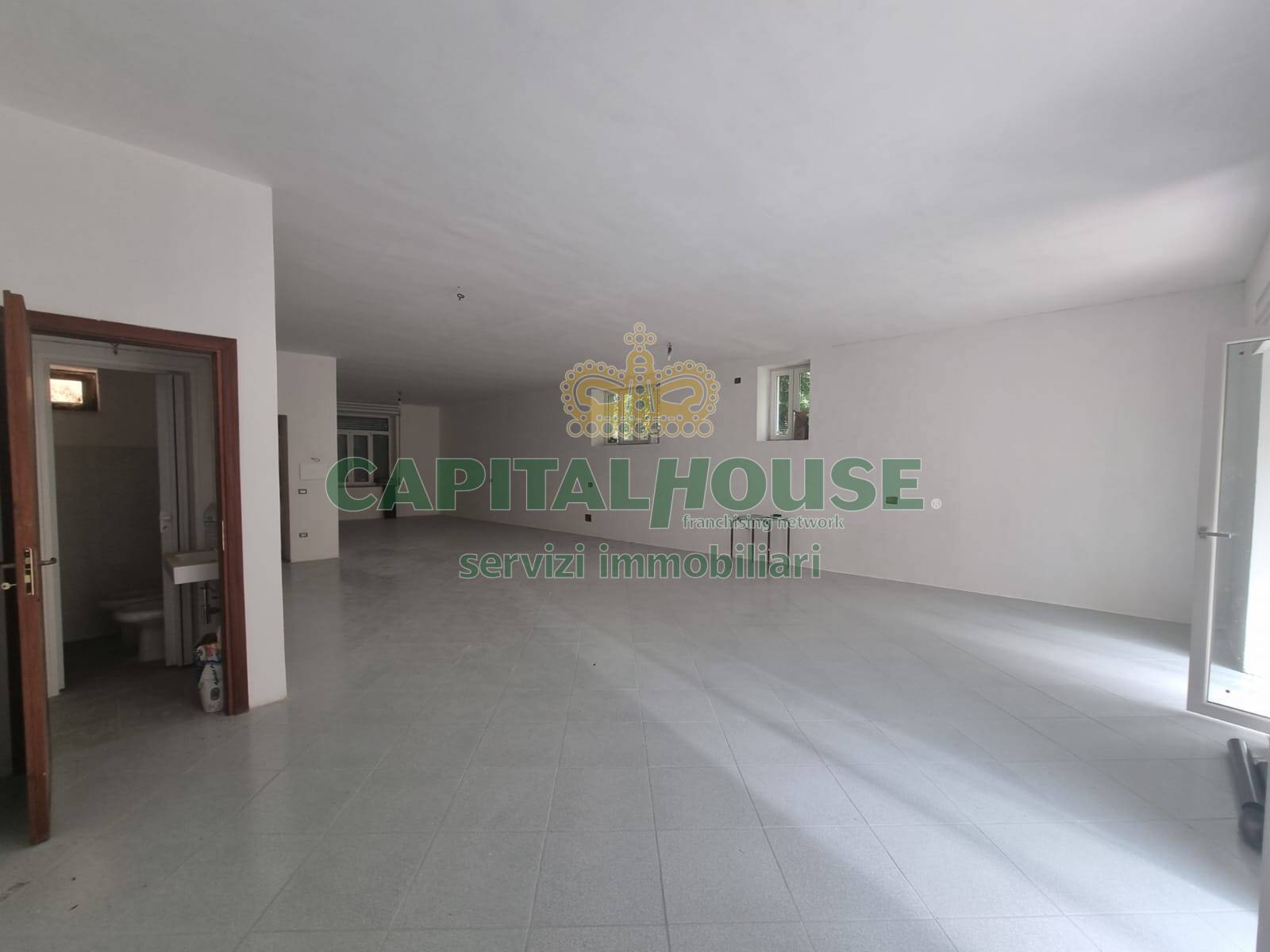 Commerciale in affitto a Solofra