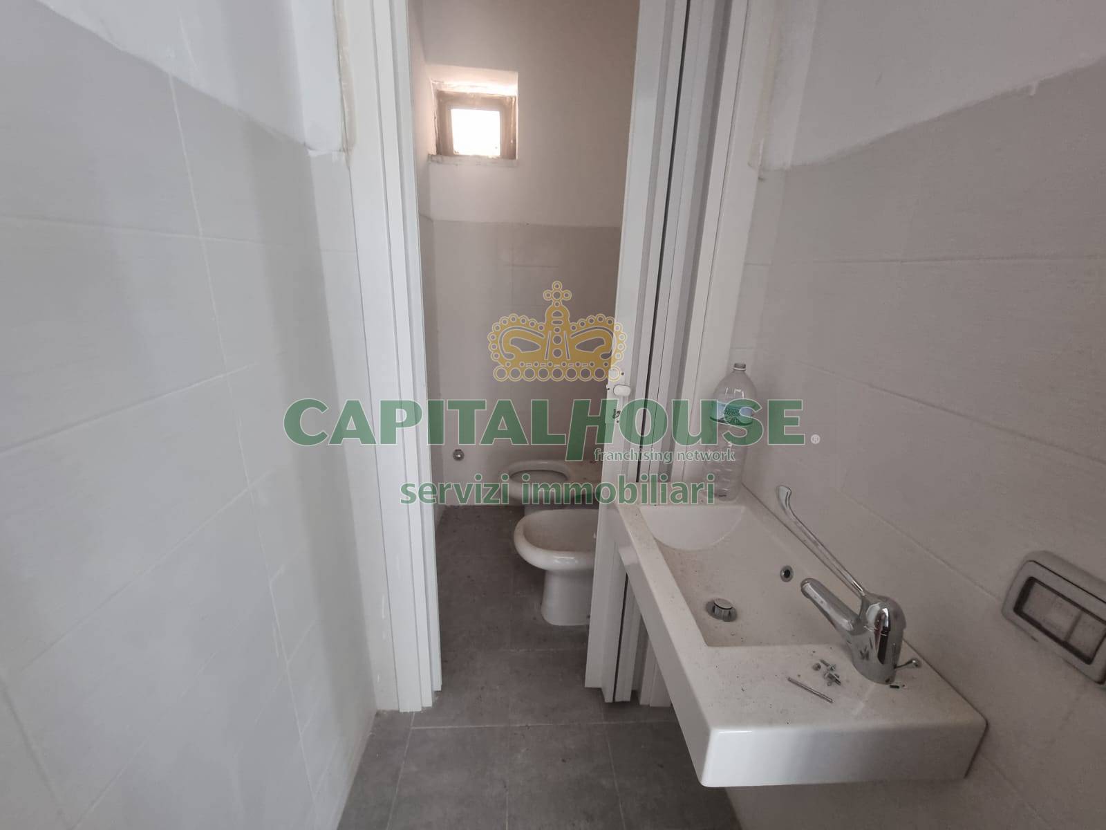 Commerciale in affitto a Solofra