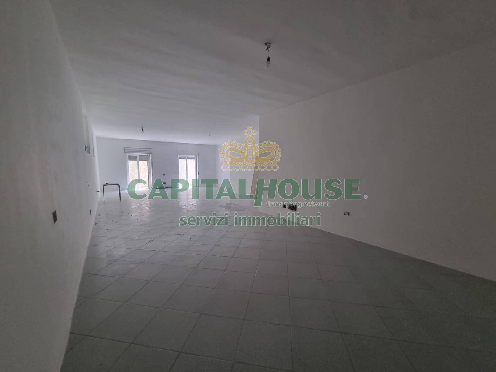 Commerciale in affitto a Solofra