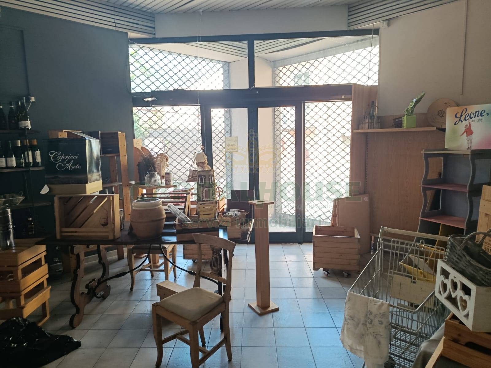 Commerciale in vendita a Solofra