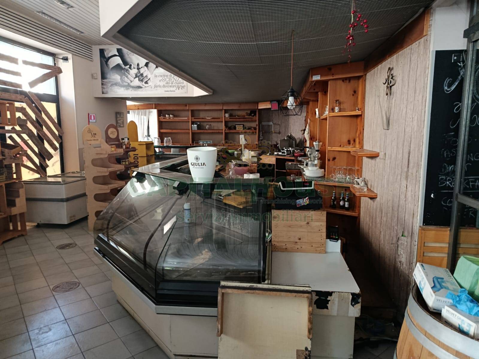 Commerciale in vendita a Solofra