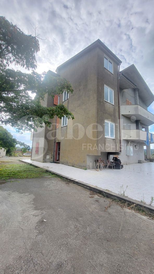 Villa in vendita a Santi Cosma e Damiano