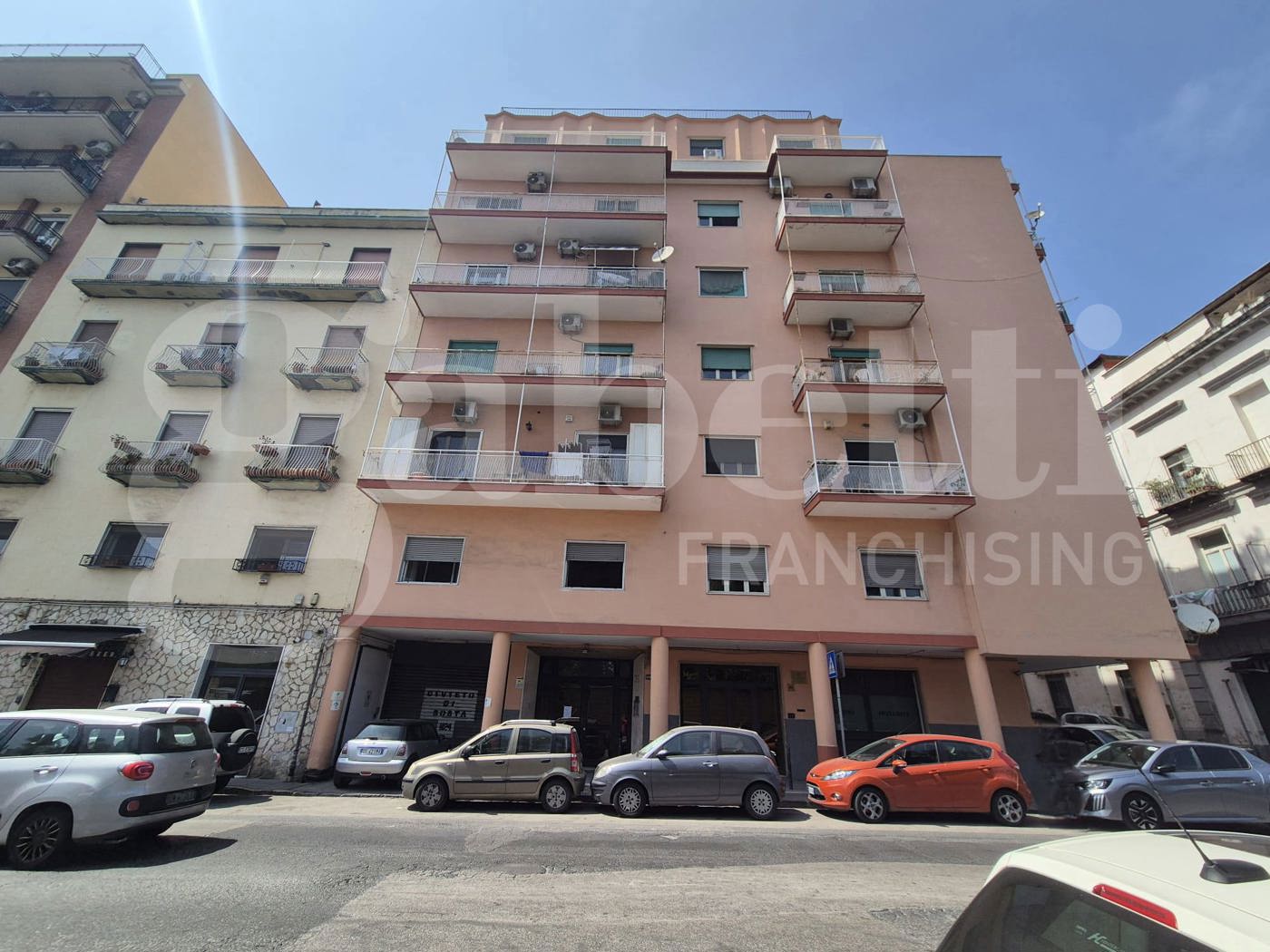 Trilocale ristrutturato a Napoli