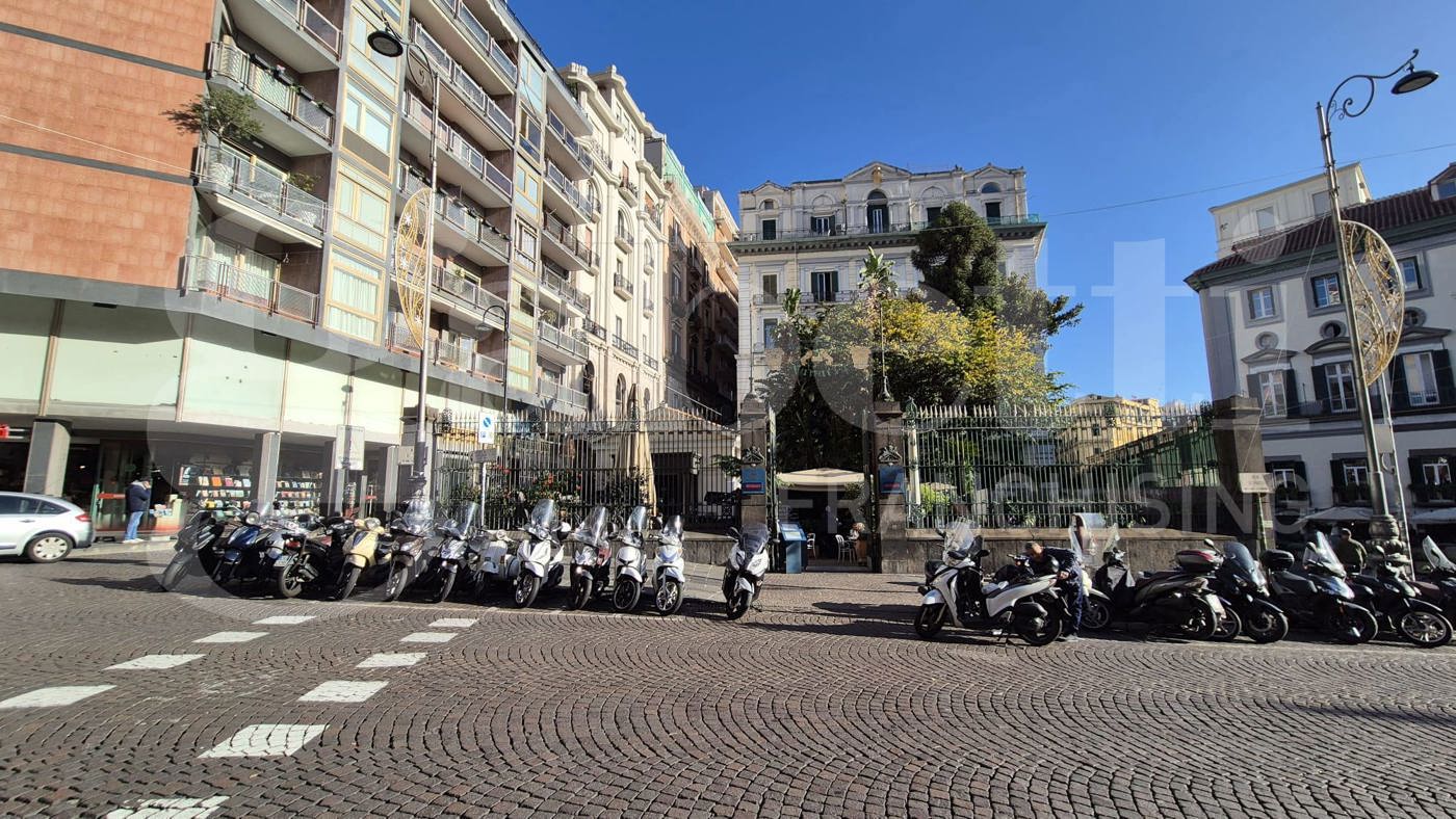 Quadrilocale in vendita a Napoli