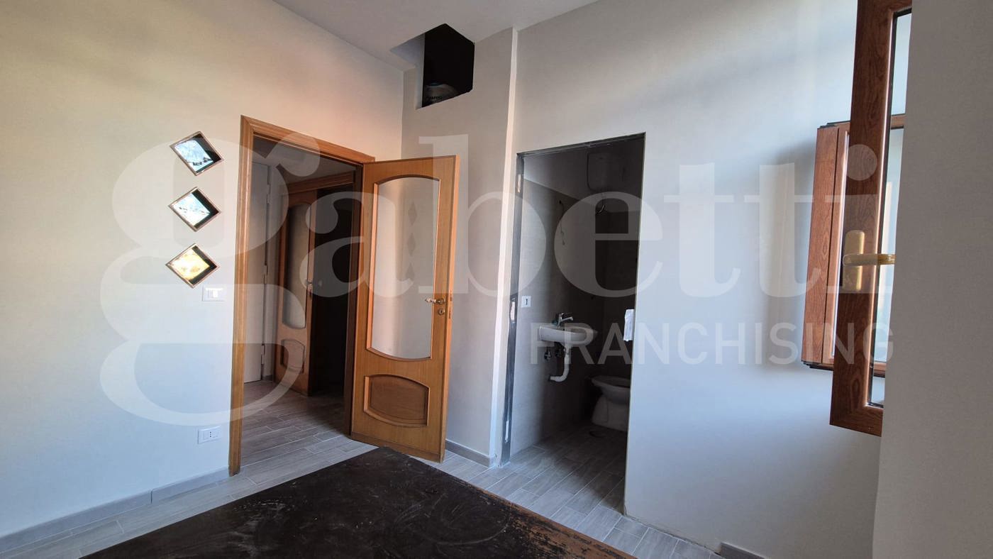 Bilocale ristrutturato a Napoli