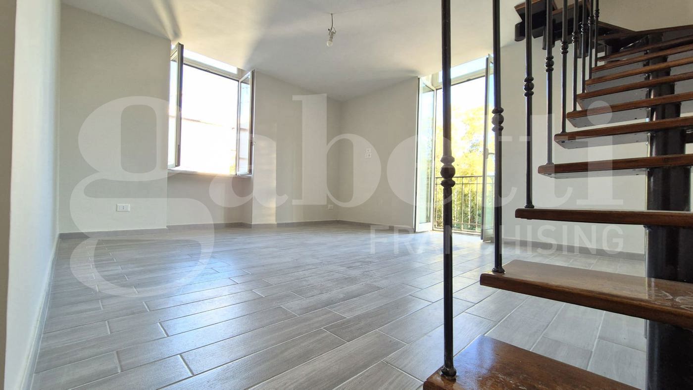 Bilocale ristrutturato a Napoli