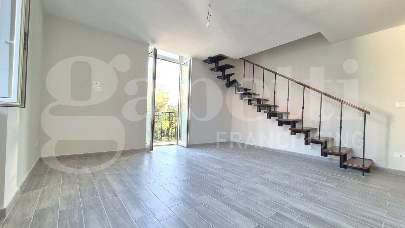 Bilocale ristrutturato a Napoli