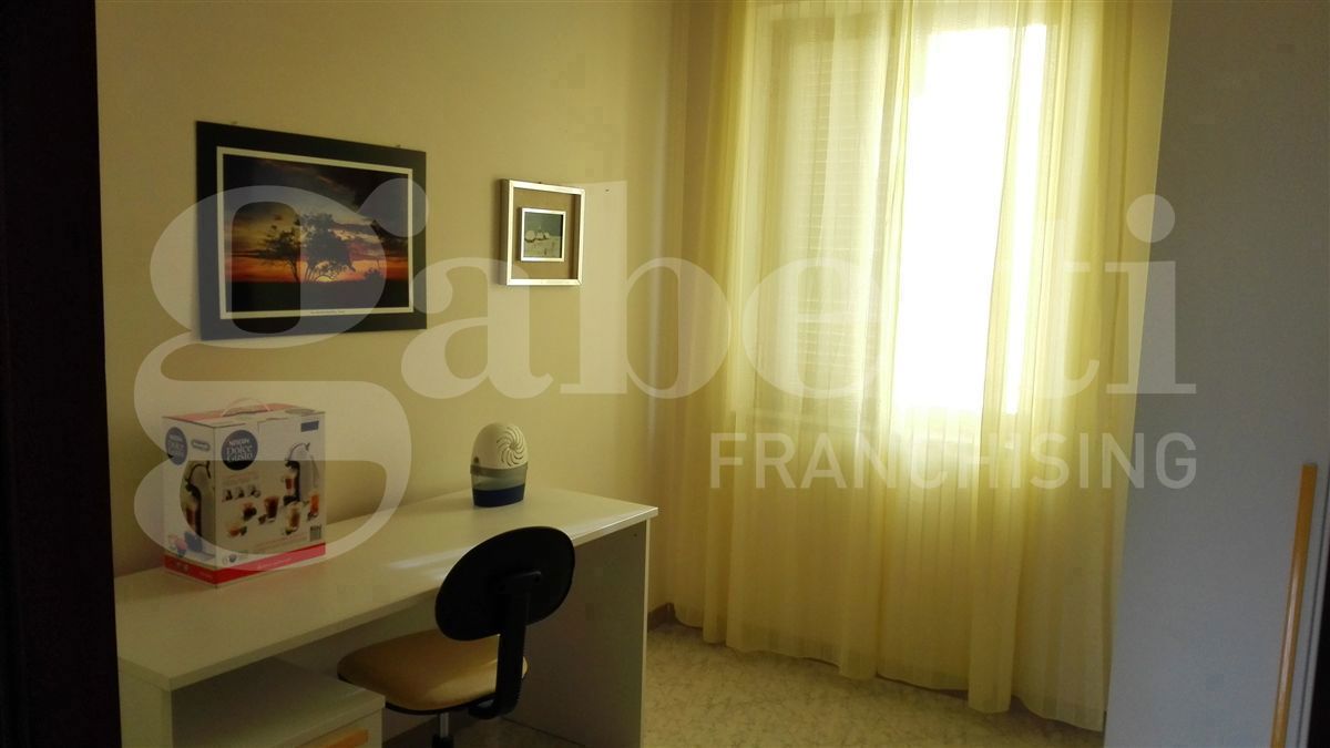 Trilocale ristrutturato a Napoli