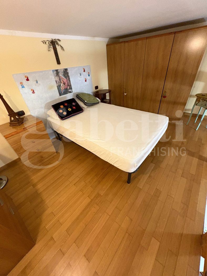 Bilocale arredato in affitto a Napoli