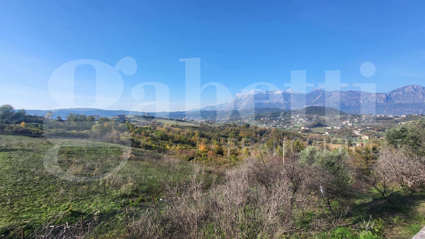 Stabile/Palazzo in vendita a Santi Cosma e Damiano