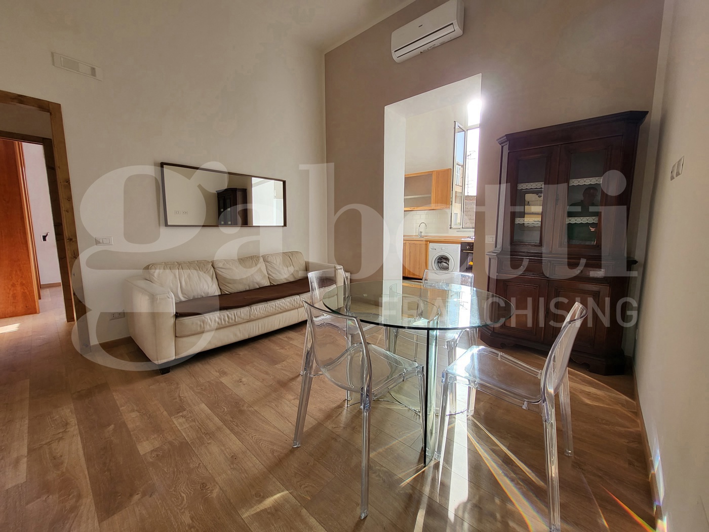 Bilocale arredato in affitto a Napoli