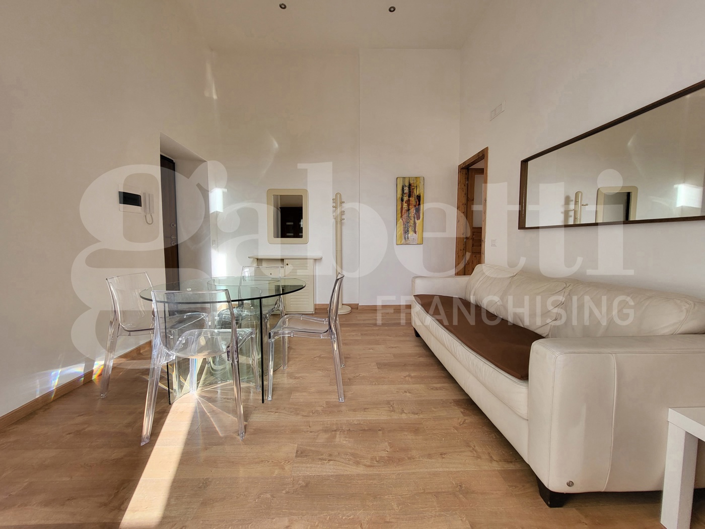 Bilocale arredato in affitto a Napoli