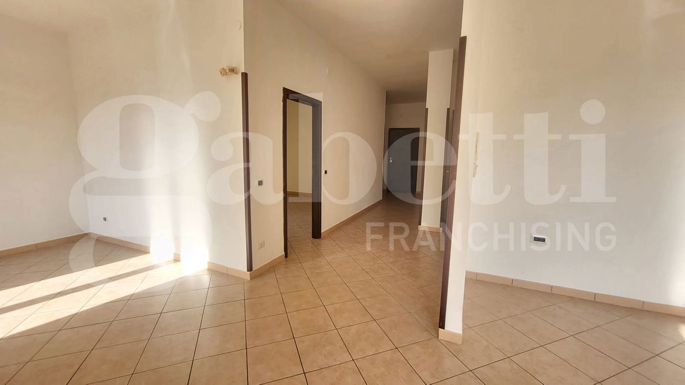 Trilocale con box a Pozzuoli