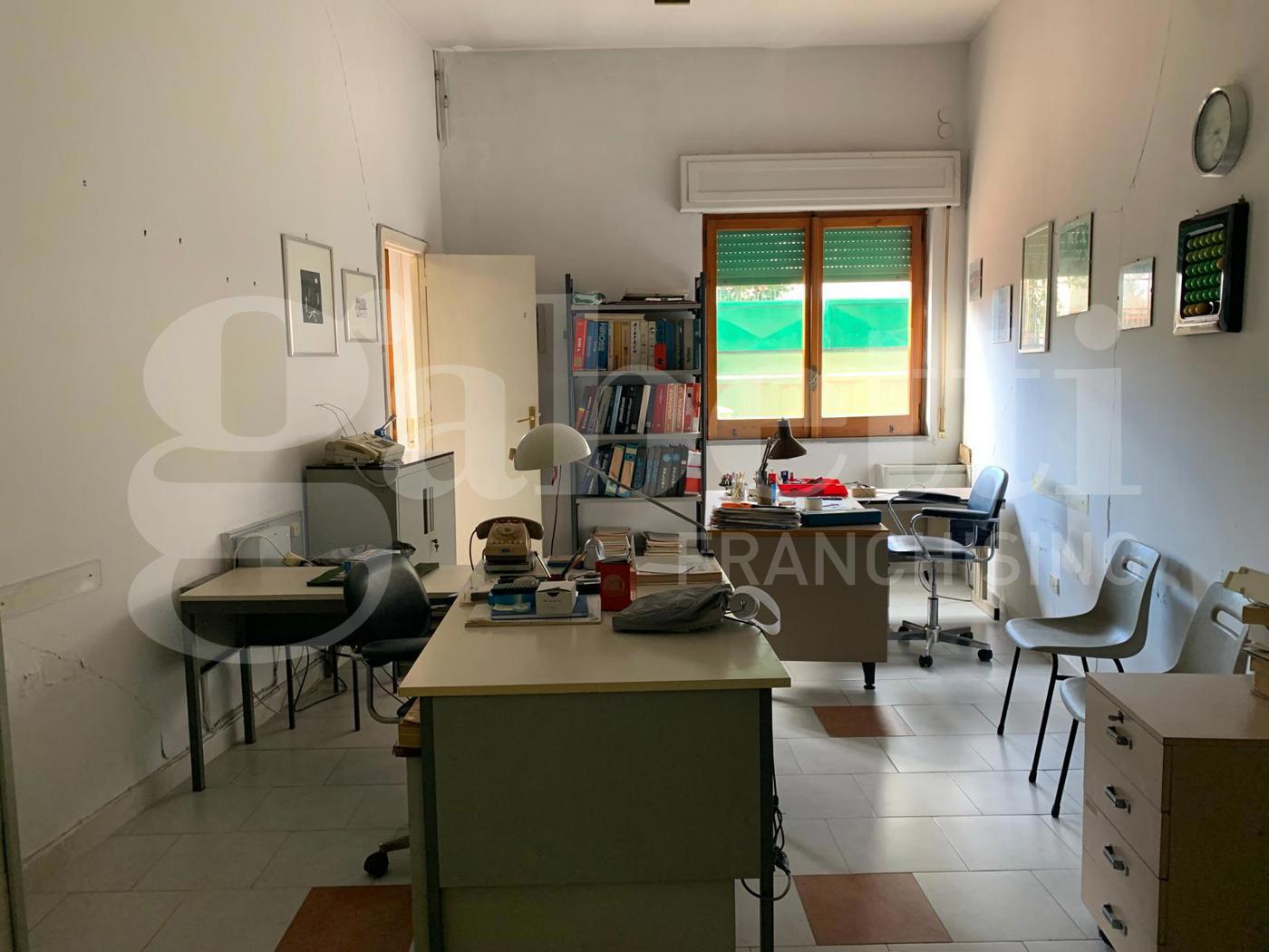 Bilocale da ristrutturare a Pozzuoli