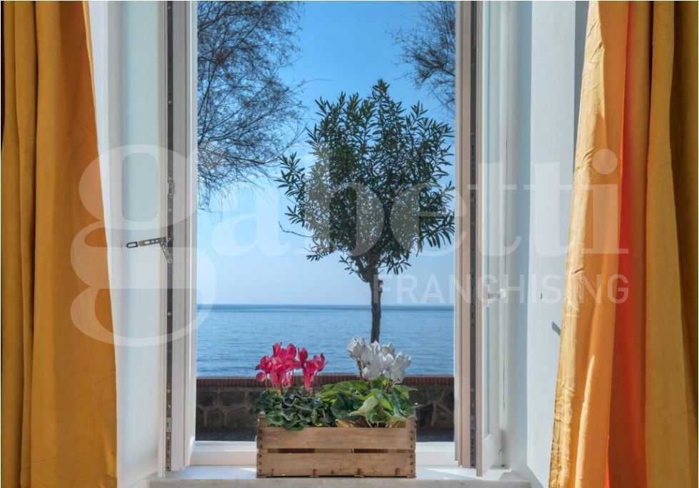 Bilocale arredato in affitto a Pozzuoli