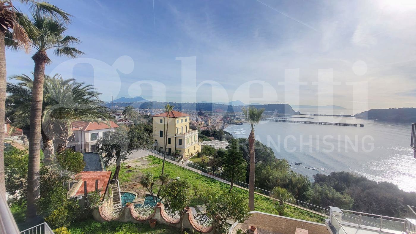 Trilocale arredato in affitto a Pozzuoli