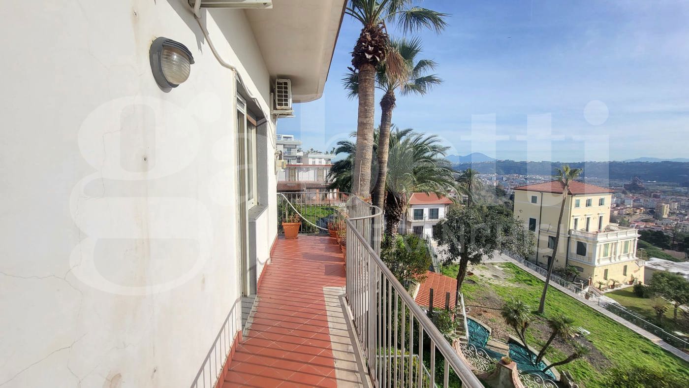 Trilocale arredato in affitto a Pozzuoli