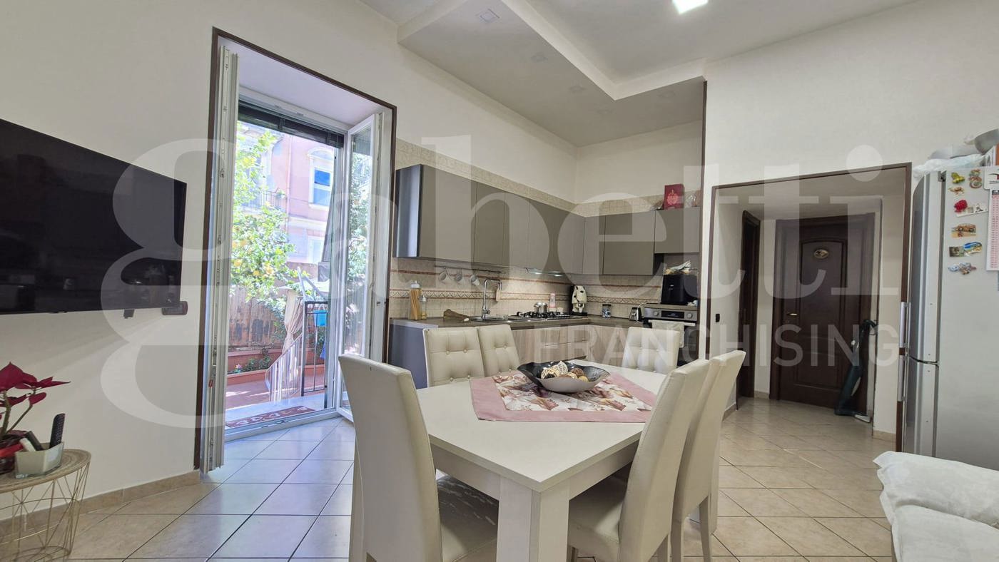 Quadrilocale ristrutturato a Napoli