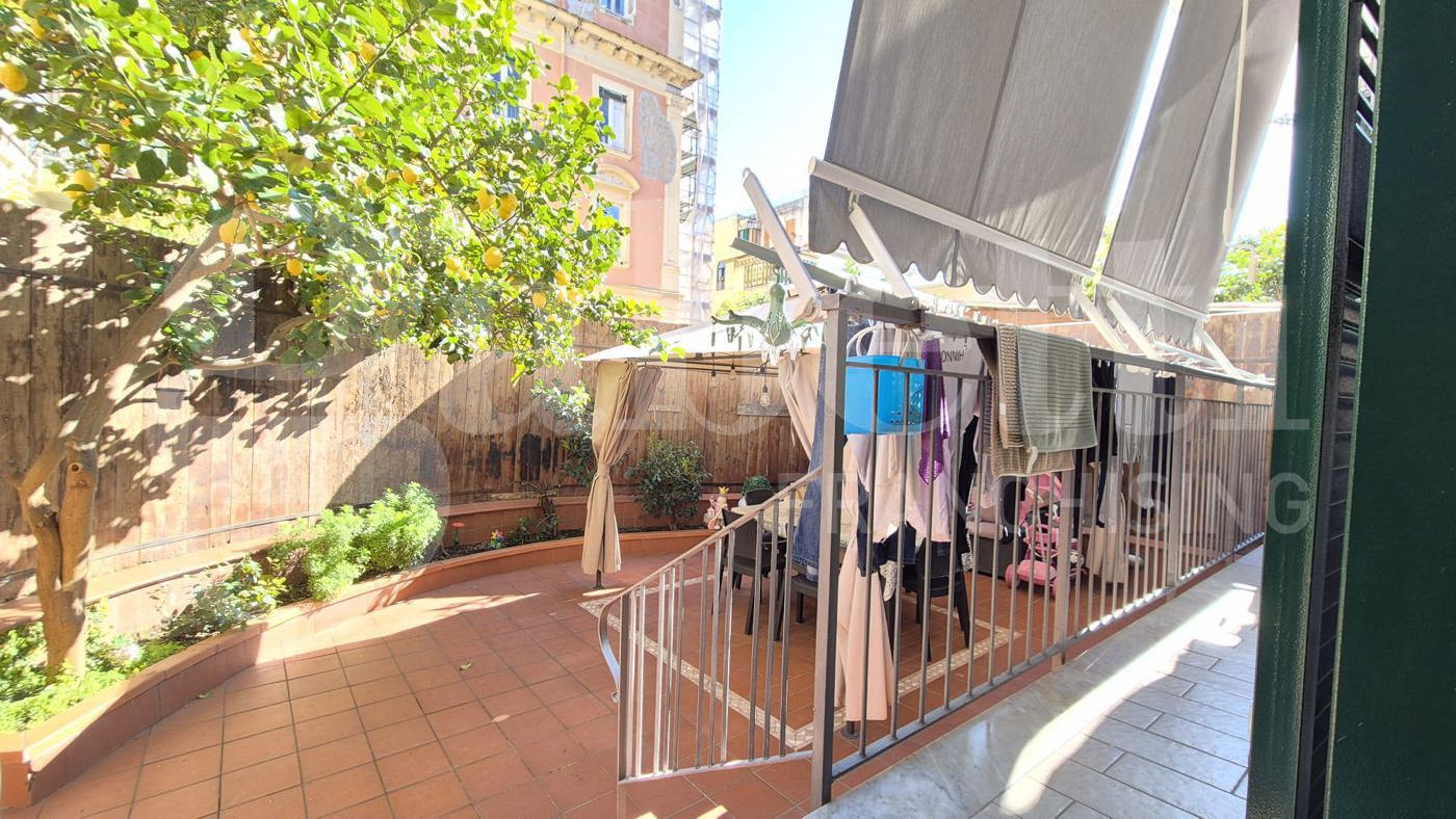Quadrilocale ristrutturato a Napoli
