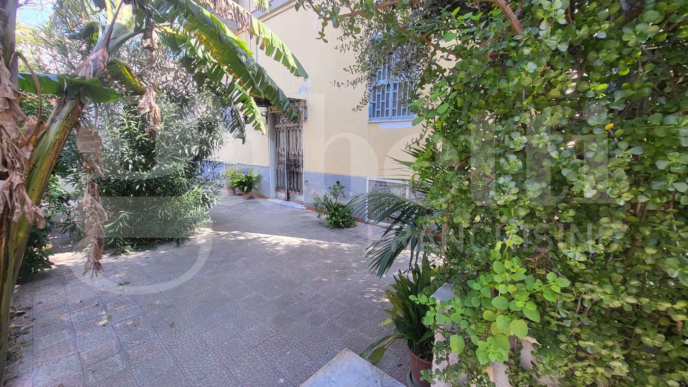 Trilocale arredato in affitto a Napoli