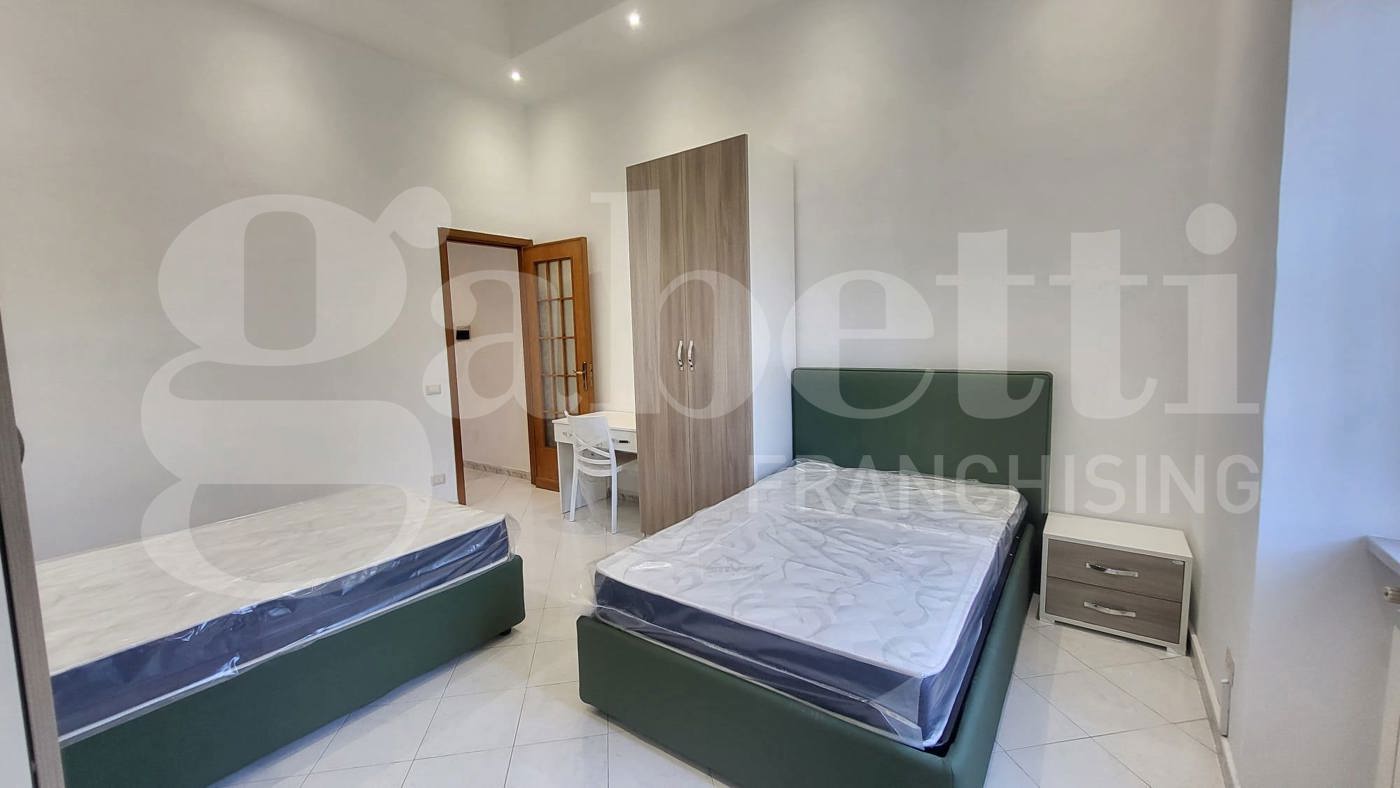 Trilocale arredato in affitto a Napoli