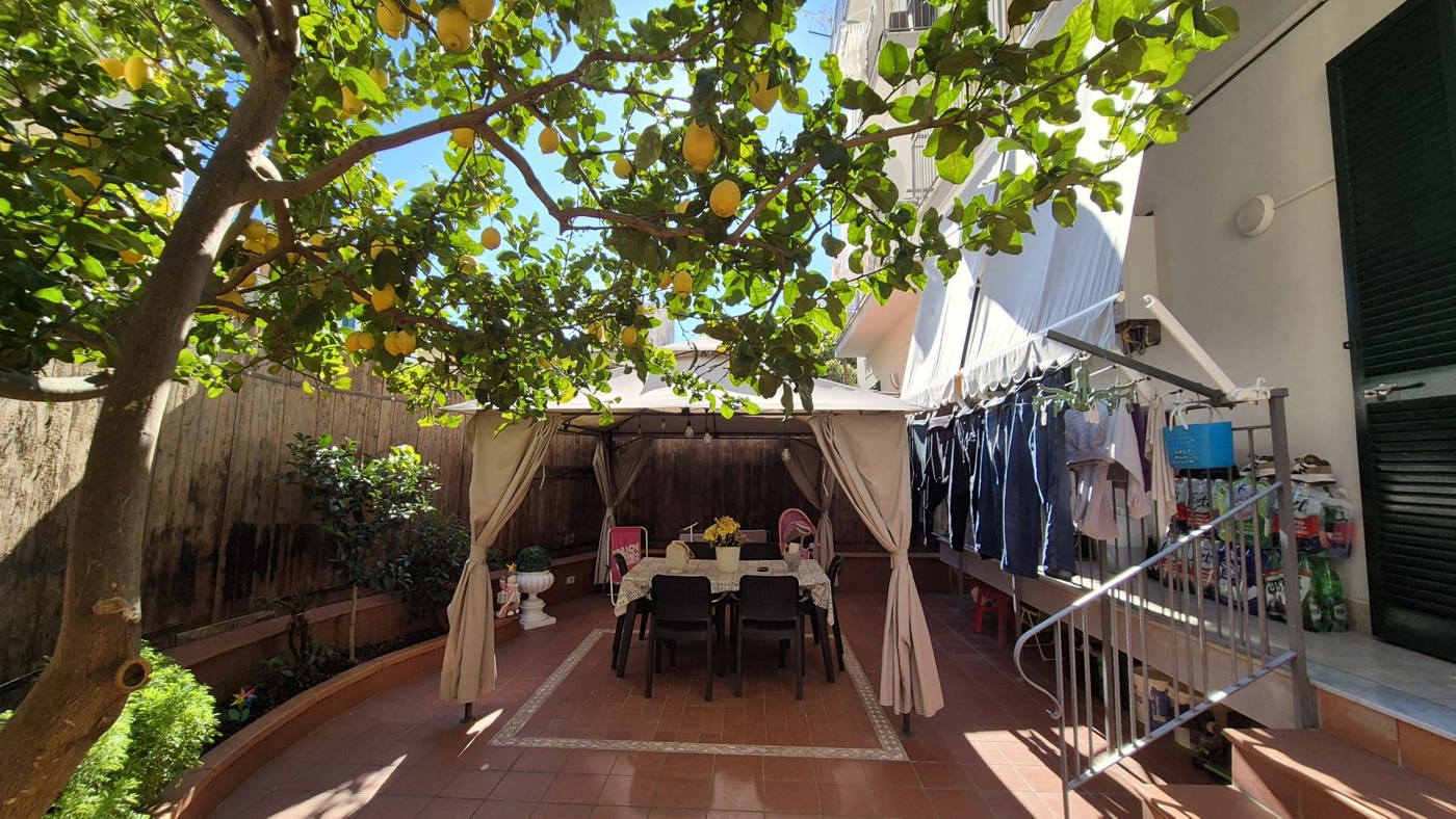 Quadrilocale ristrutturato a Napoli